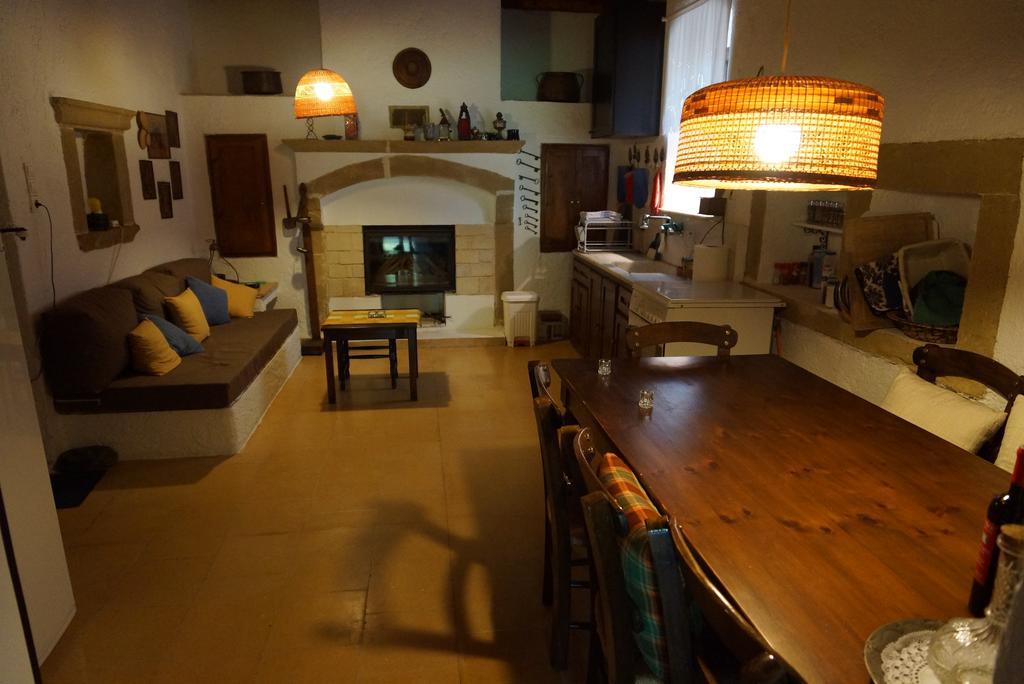 Patriko Country House Vóroi エクステリア 写真